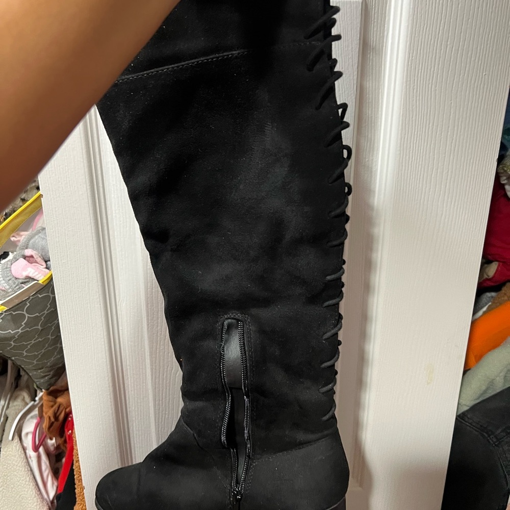 Boots - Picture 3 of 4
